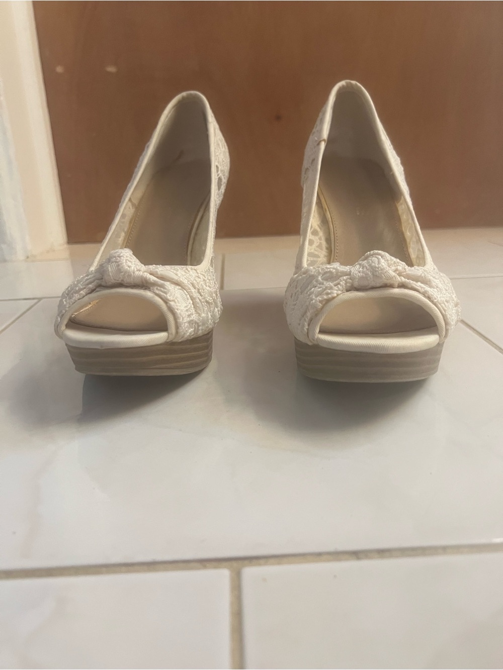 American Eagle Outfitters Women’s Cream Lace Peep-Toe Wedges with Bow Accent - Picture 2 of 13